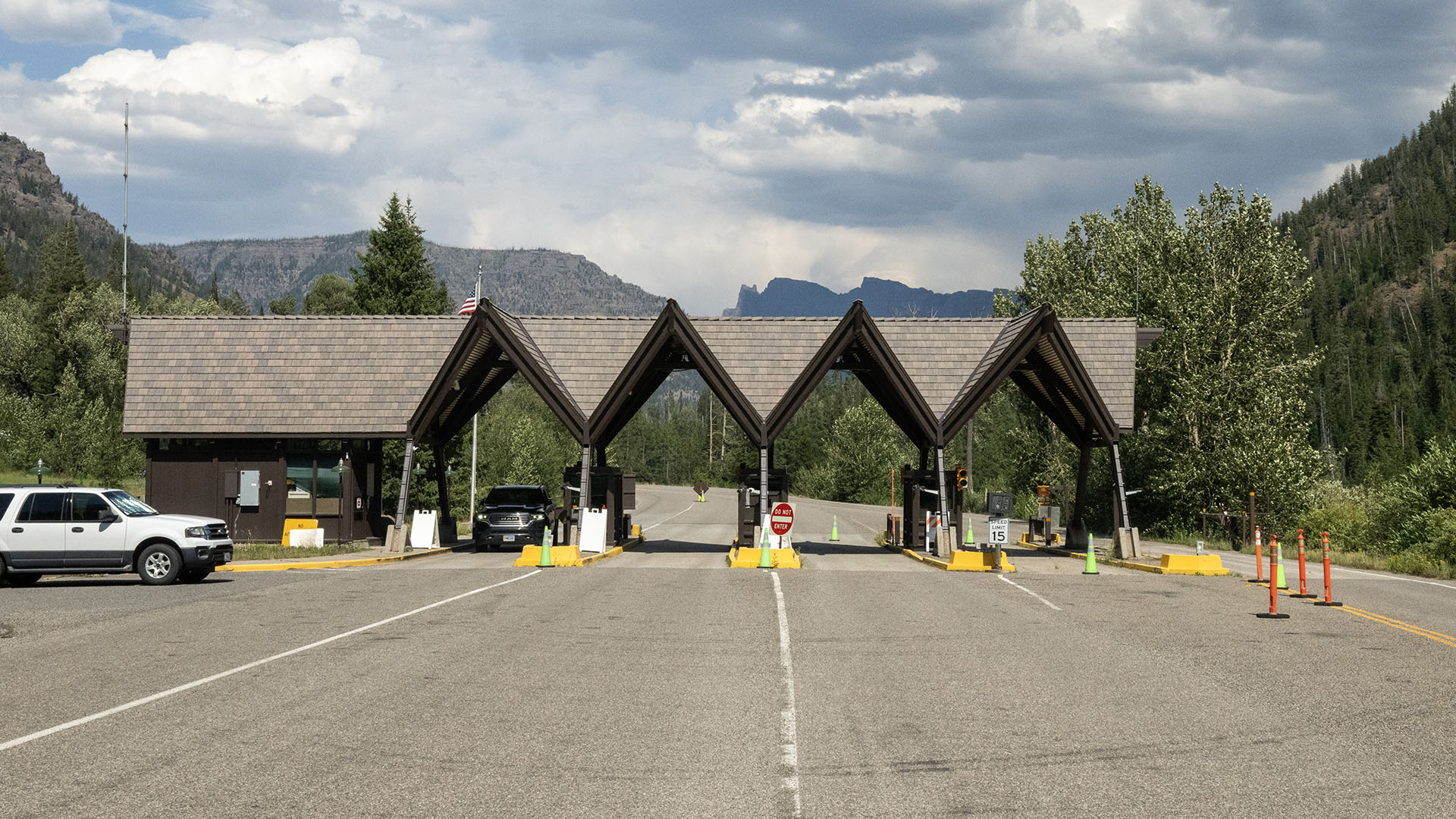 East Entrance of Yellowstone, looking East